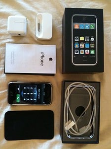 Sell iPhone with all accessories and box for the most cash possible